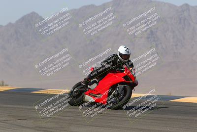media/Mar-28-2022-Superbike Trackdays (Mon) [[b8603d0f67]]/Open Track Time/Turn 9/